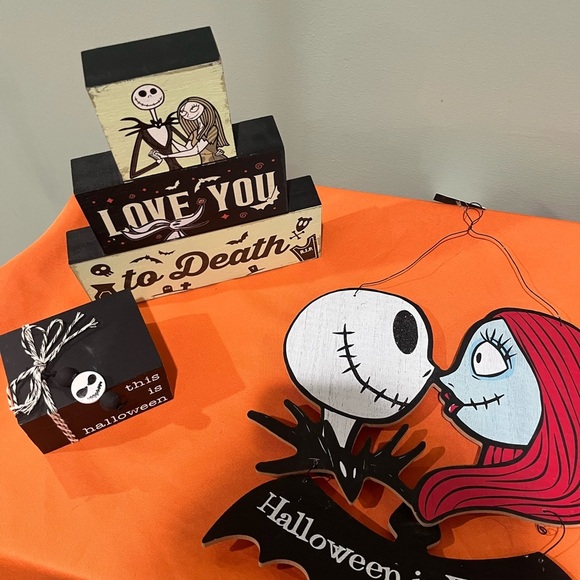 Disney Halloween Party Decor Set - Black and Orange - Picture 3 of 16